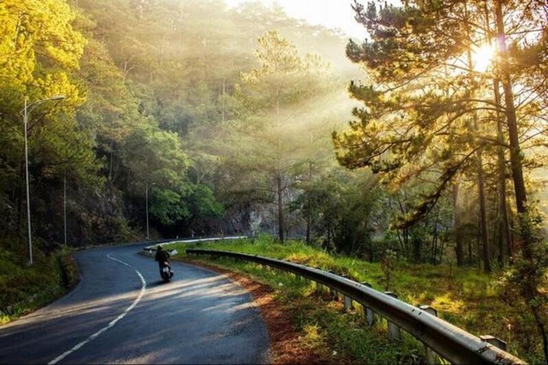 Top 10 most beautiful roads in Vietnam for motorbike riders 5