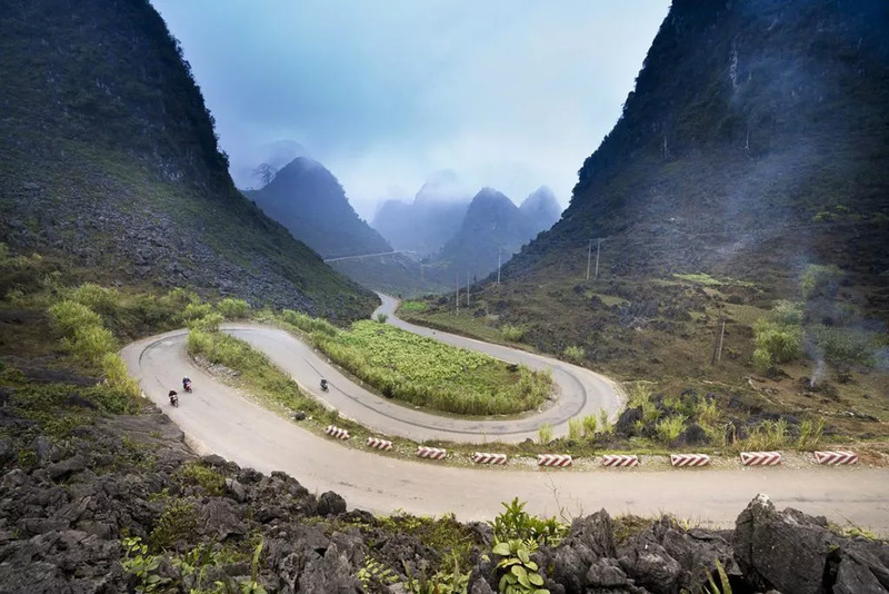 the road from ha giang to dong van