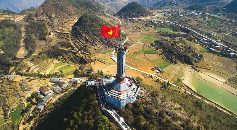 visit lung cu flagpole