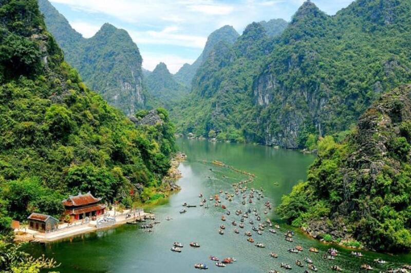 what is the distance from ha giang to ninh binh