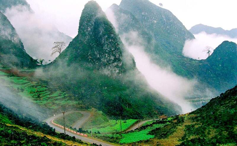 chin khoanh pass