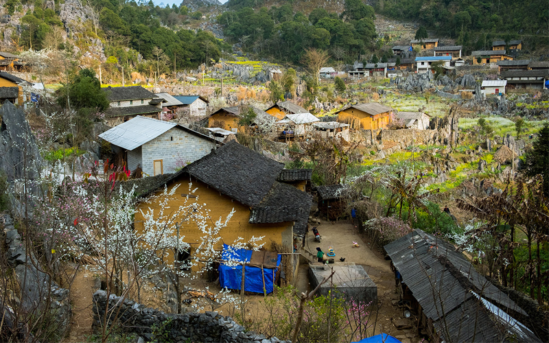 explore the dong van karst plateau